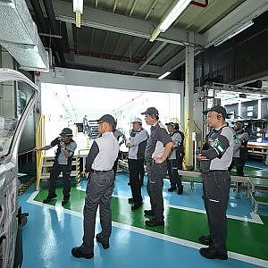 นิสสันฉลองเปิดสายการผลิตแบบบูรณาการ